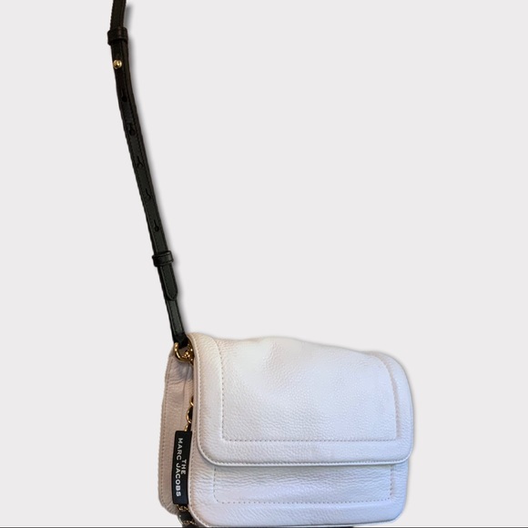 Marc Jacobs Cushion Bag NWOT White with Black Straps with Gold Hardware - Picture 8 of 12